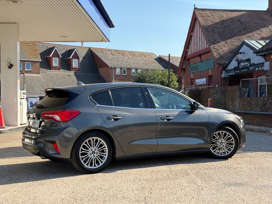 Ford Focus TITANIUM X EDITION MHEV 