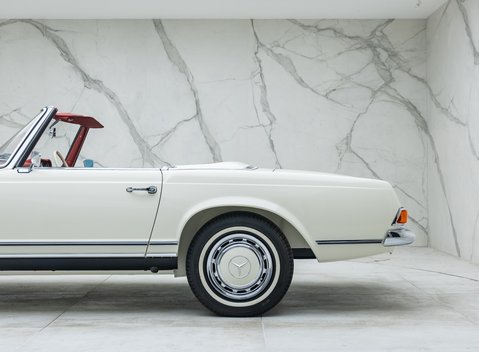 Mercedes-Benz 280 SL W113 Pagoda 58