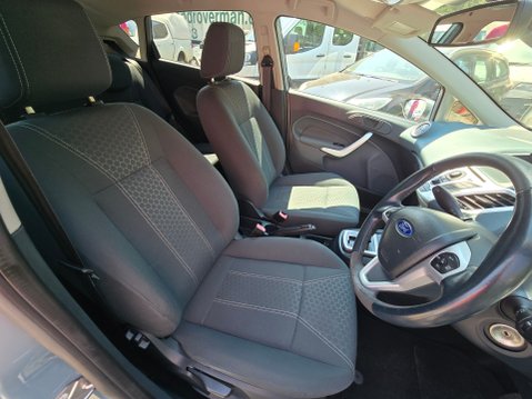 Ford Fiesta TITANIUM 11