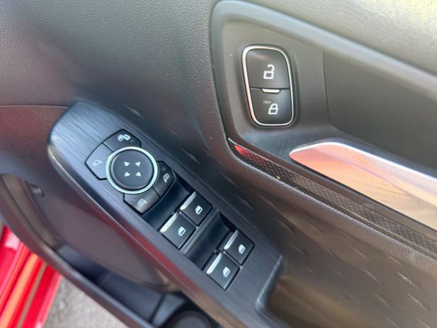 Ford Kuga ST-LINE FIRST EDITION 18