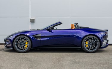 Aston Martin V8 Vantage ROADSTER 4
