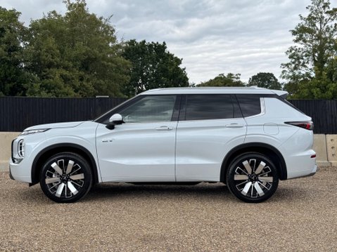 Mitsubishi Outlander 2.4 22.7kWh Diamond CVT 4WD Euro 6 (s/s) 5dr 6