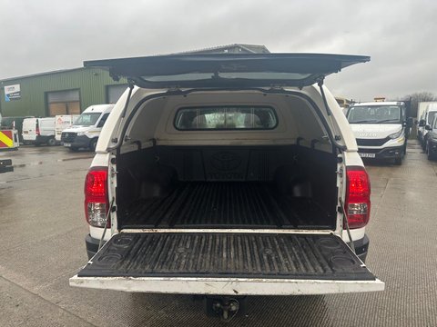 Toyota Hilux ACTIVE 4WD D-4D DCB 8