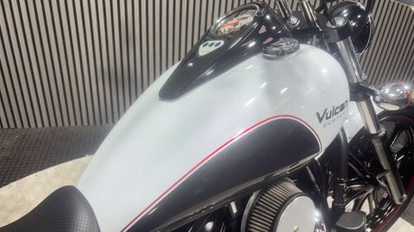 Kawasaki Vulcan 900 2017 ONLY 11K SERVICED LIGHTWEIGHT CRUISER BIKE 900CC 19