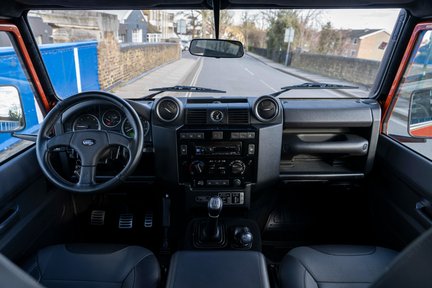 Land Rover Defender 110 Adventure 21