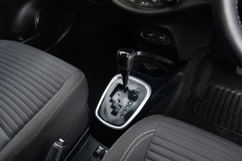 Toyota Yaris VVT-I DESIGN M-DRIVE S TSS 29