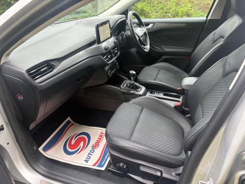 Ford Focus TITANIUM X 12