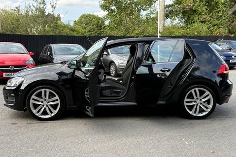Volkswagen Golf GT EDITION TSI ACT BMT -£35 ROAD TAX -PANORAMIC SUNROOF -10 SERVICES 21