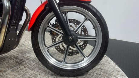 Triumph Bonneville SE 2013 7K NEW MOT INCREDIBLE CONDITION CUSTOM NAKED BIKE 865CC 21