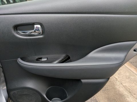 Nissan LEAF 30kWh Tekna Auto 5dr 18