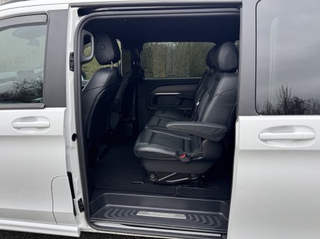 Mercedes-Benz V Class V250D AMG Line Auto Diesel Extra Long Wheelbase 8 SEATER/360 CAM/SAT NAV 27