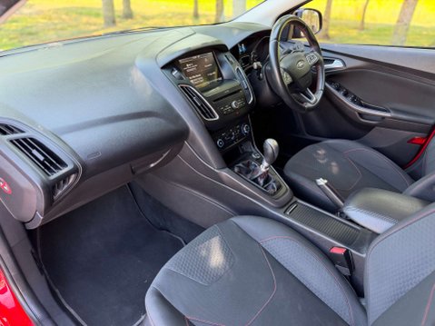 Ford Focus 1.5 Focus Zetec S Red Edition 5dr 25
