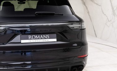 Porsche Cayenne TURBO S 26
