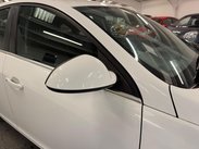 Vauxhall Insignia 2.0 CDTi ecoFLEX Design Euro 5 (s/s) 5dr 28