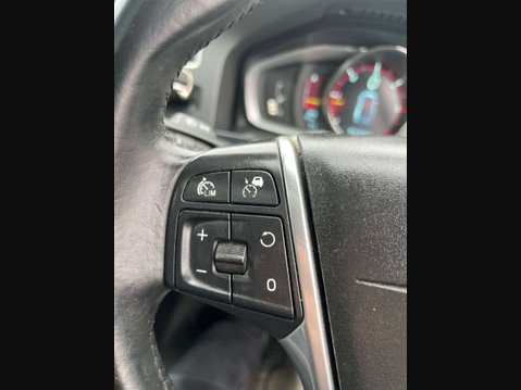 Volvo S60 2.4 S60 SE Luxury Nav D5 Auto 4dr 25