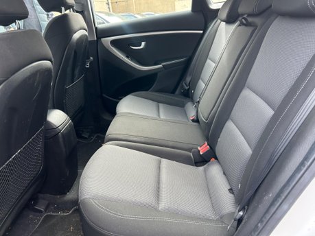 Hyundai i30 CRDI SE BLUE DRIVE 7
