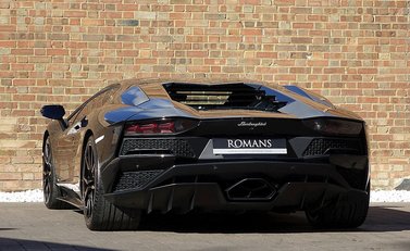 Lamborghini Aventador S 12