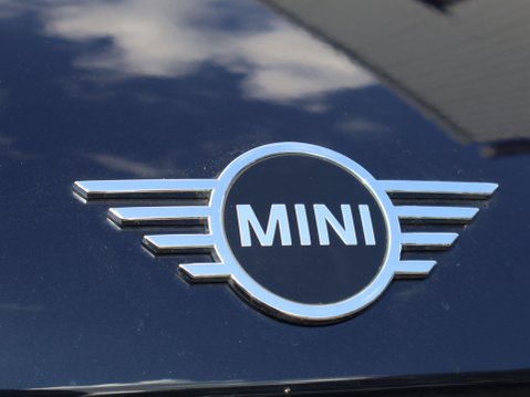 Mini Countryman 1.5 Cooper Exclusive SUV 5dr Petrol Steptronic Euro 6 (s/s) (136 ps) 33