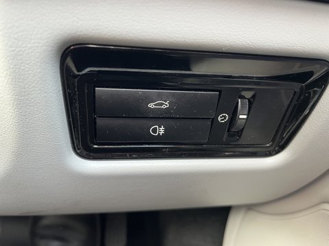 Jaguar XJ 3.0d V6 Premium Luxury 4dr Auto 27