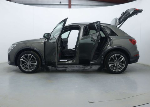 Audi Q3 1.5 TFSI CoD 35 Black Edition SUV 5dr Petrol S Tronic Euro 6 (s/s) (150 ps) 56