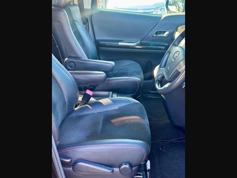 Toyota Vellfire Golden Eyes II Edition 21