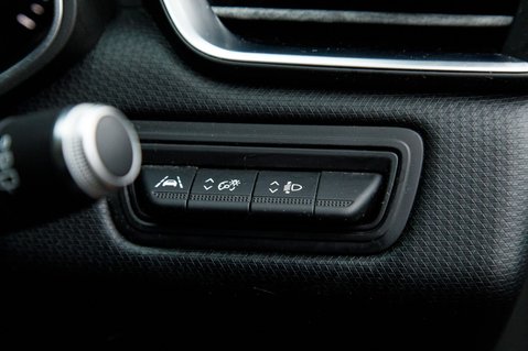 Renault Clio ICONIC TCE 15