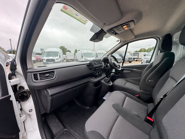 Renault Trafic LWB L2H1 Low Roof Business L130 EURO 6 12