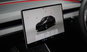 Tesla Model Y LONG RANGE Premium AWD TOW BAR 20" Helix 2.0 Alloys GROK AI Adaptive LEDS 24