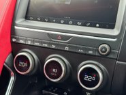 Jaguar E-Pace R-DYNAMIC HSE 34
