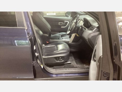Land Rover Discovery Sport 2.0 Discovery Sport Black HSE TD4 Auto 4WD 5dr 9