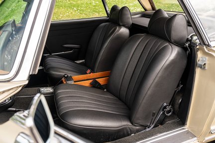 Mercedes-Benz SL 250 SL Pagoda RESTORED 18