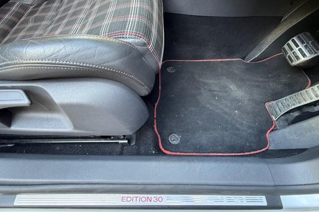 Volkswagen Golf GTI EDITION 30 T 56