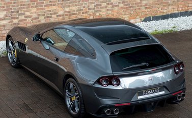 Ferrari GTC4 Lusso 9