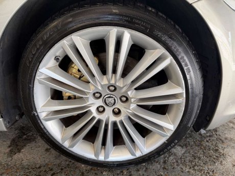 Jaguar XJ 3.0d V6 Portfolio Auto Euro 5 4dr 22