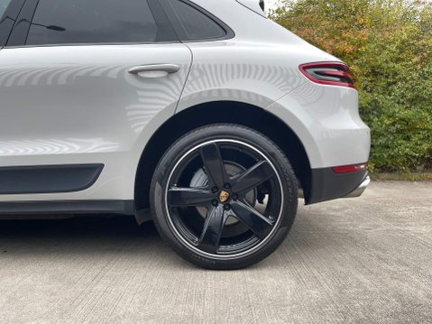 Porsche Macan 3.0 TD V6 S PDK 4WD Euro 6 (s/s) 5dr 27