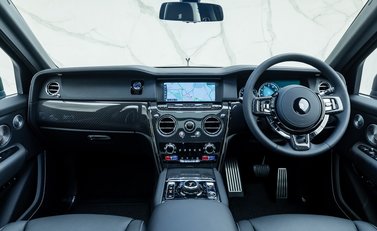 Rolls-Royce Cullinan Black Badge 22