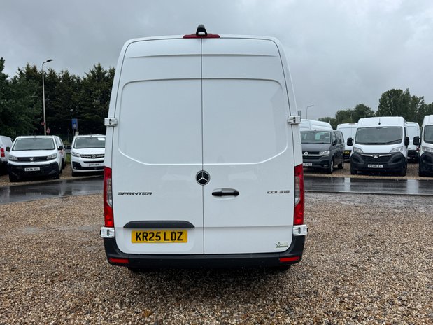 Mercedes-Benz Sprinter AUTO MWB L2H2 High Roof Pro Air Con Camera EURO 6 7