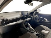 Toyota Yaris 1.5 VVT-h Icon Hatchback 5dr Petrol Hybrid E-CVT Euro 6 (s/s) (116 ps) Air 15