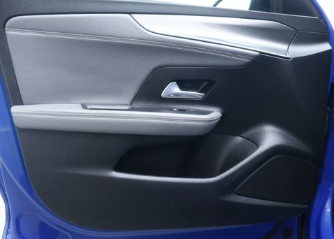 Vauxhall Mokka 50kWh Elite Nav Premium SUV 5dr Electric Auto (136 ps) 47