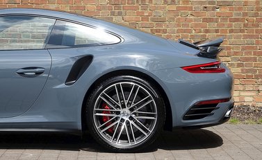 Porsche 911 (991) Turbo 8