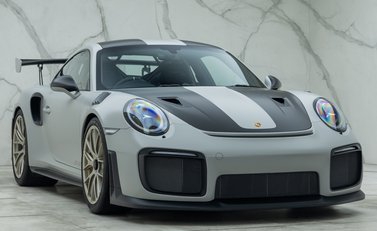 Porsche 911 GT2 RS (991) 9
