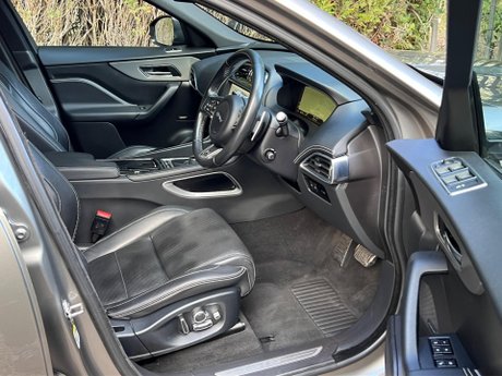 Jaguar F-Pace 3.0 D300 V6 S Auto AWD Euro 6 (s/s) 5dr 19