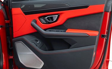 Lamborghini Urus 23