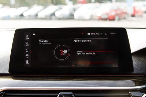 BMW 5 Series 520D XDRIVE SE TOURING 18