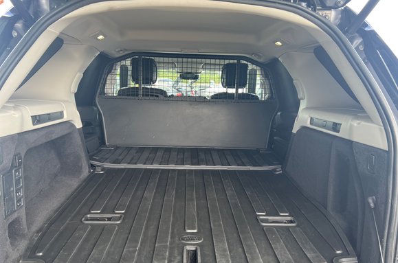 Land Rover Discovery 3.0 D300 MHEV HSE Auto 4WD COMMERCIAL 33