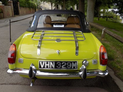 MG B ROADSTER 16