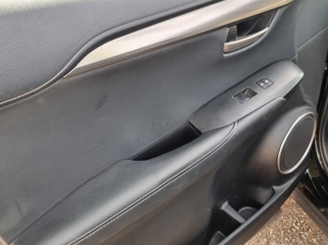 Lexus NX 300H SPORT 42