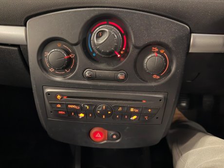 Renault Clio 1.5 dCi Dynamique Sport Tourer Euro 4 5dr 9