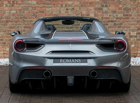 Ferrari 488 Spider 5