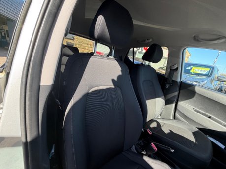 Hyundai i10 PREMIUM 10